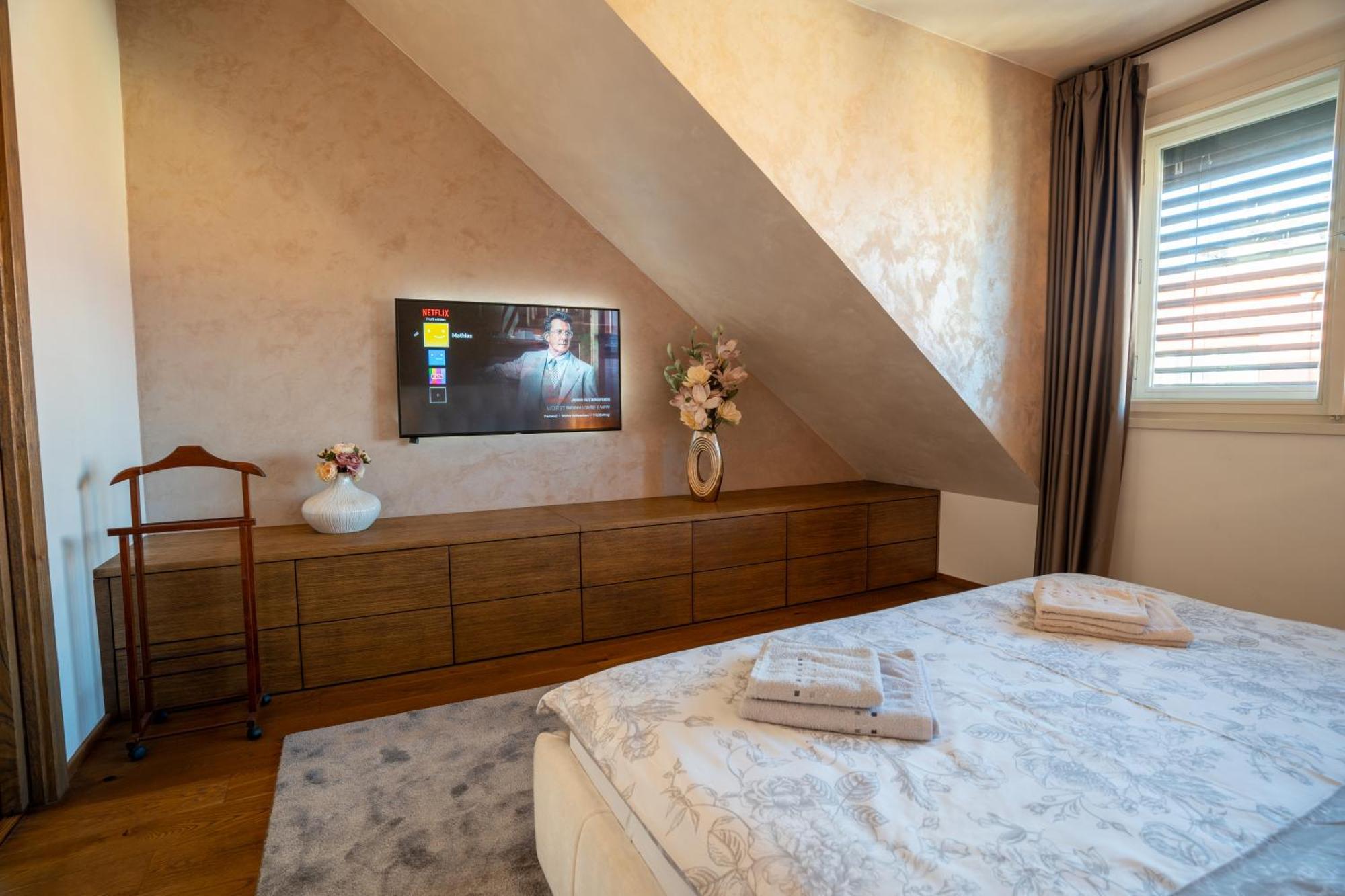 Apartment Luxury Rooftop With Fantastic Views Prague